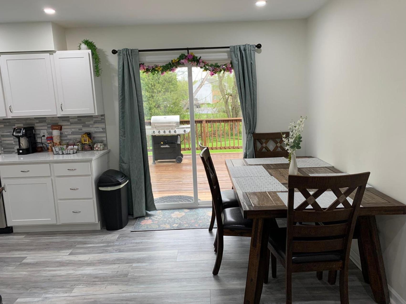 Holiday home School Village Walk-in Shower And Jetted Tub *
