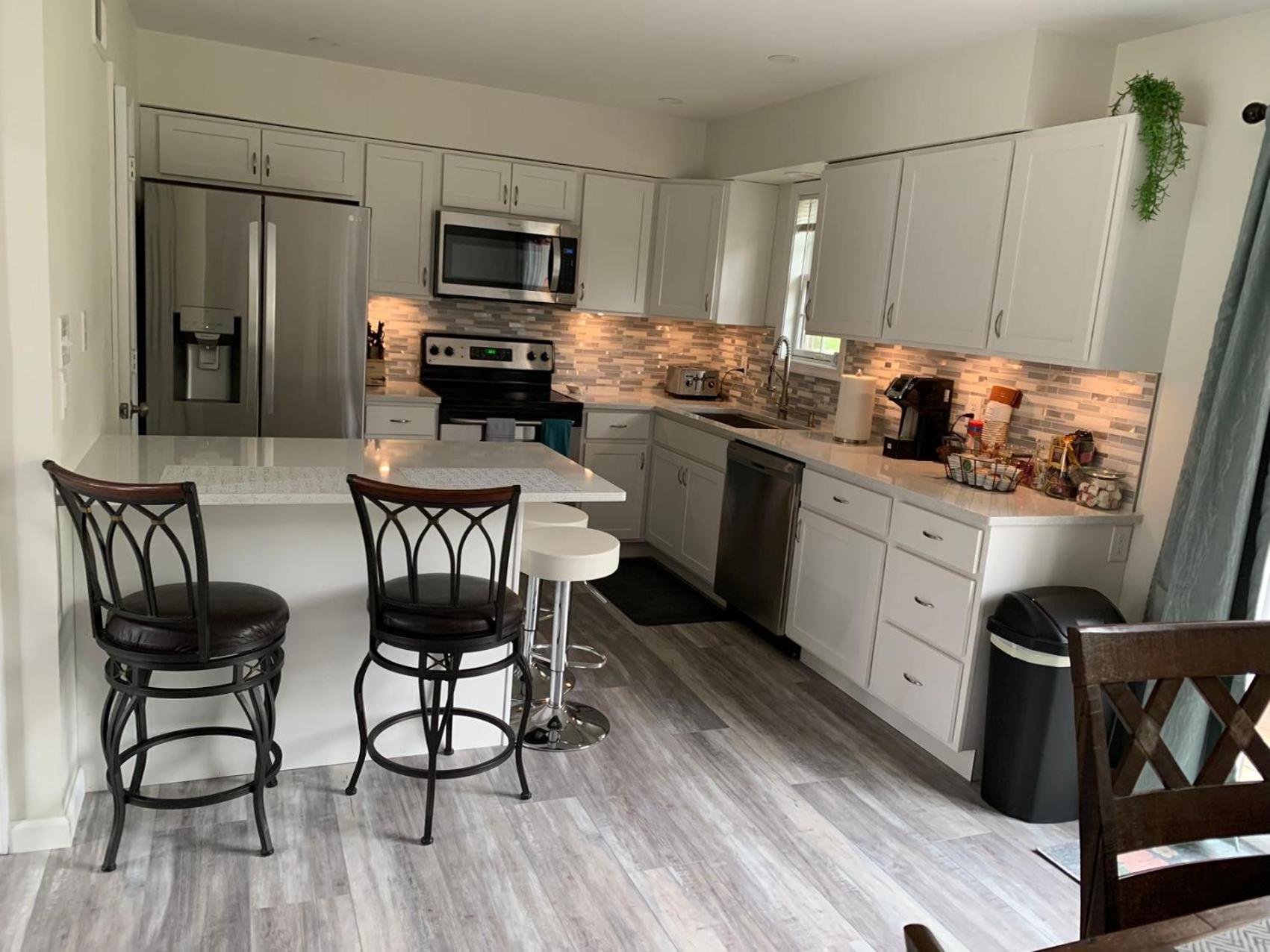 Holiday home School Village Walk-in Shower And Jetted Tub Elizabethtown