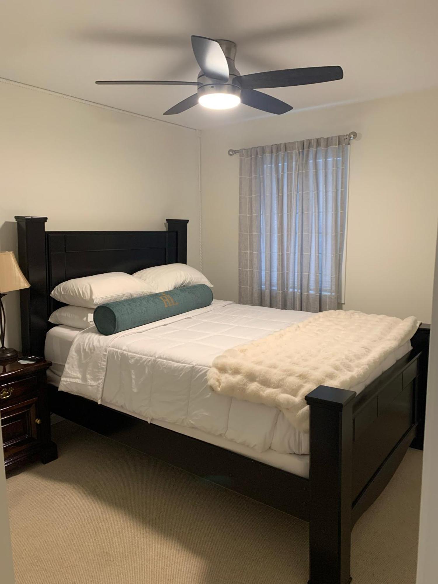 Holiday home School Village Walk-in Shower And Jetted Tub Elizabethtown