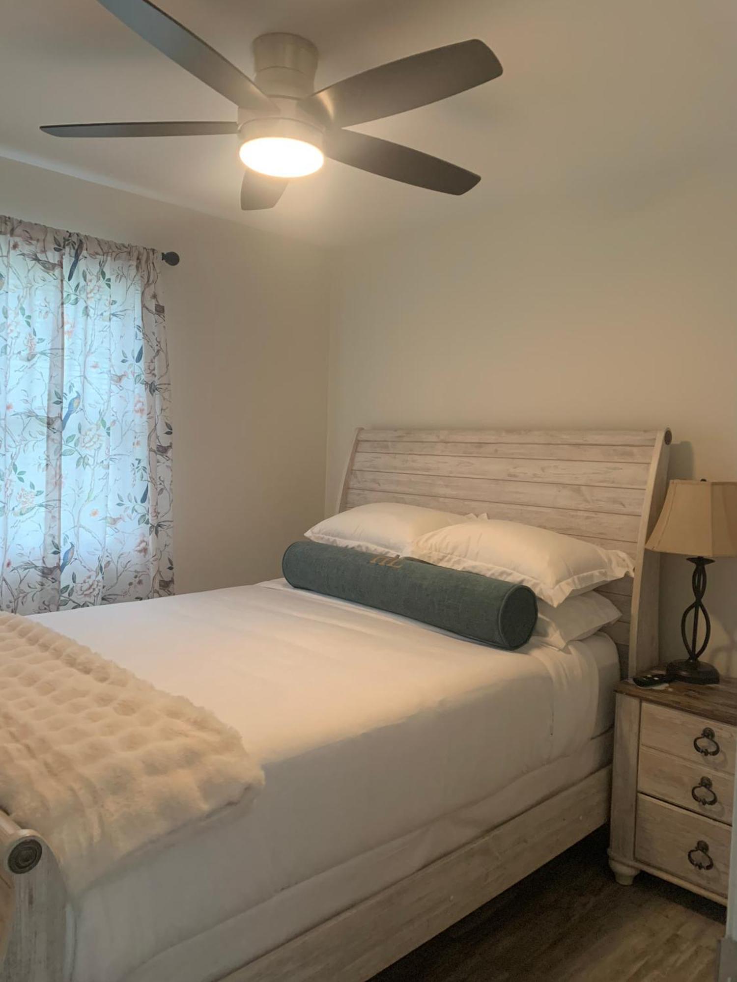 Holiday home School Village Walk-in Shower And Jetted Tub