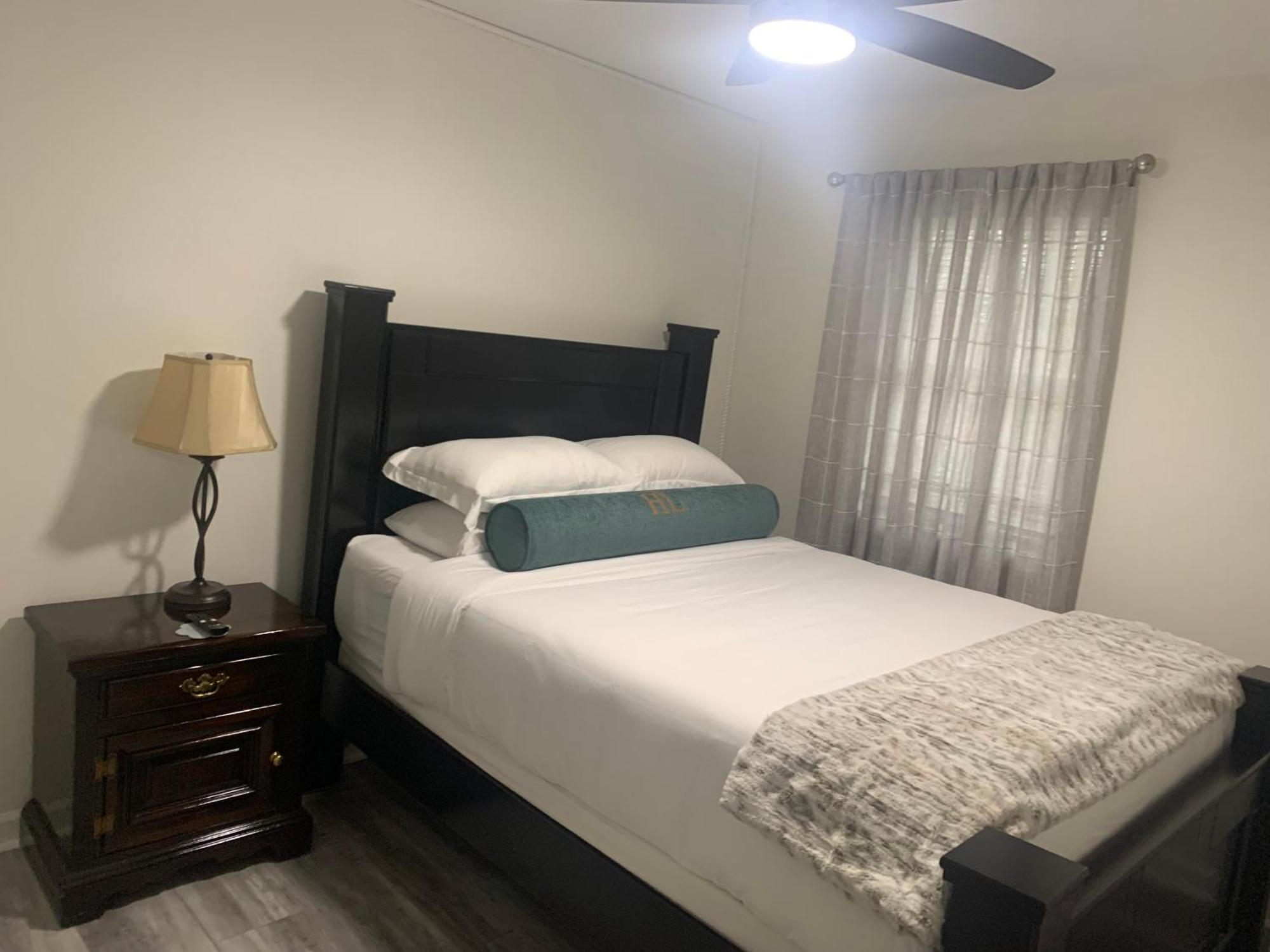 School Village Walk-in Shower And Jetted Tub Holiday home *